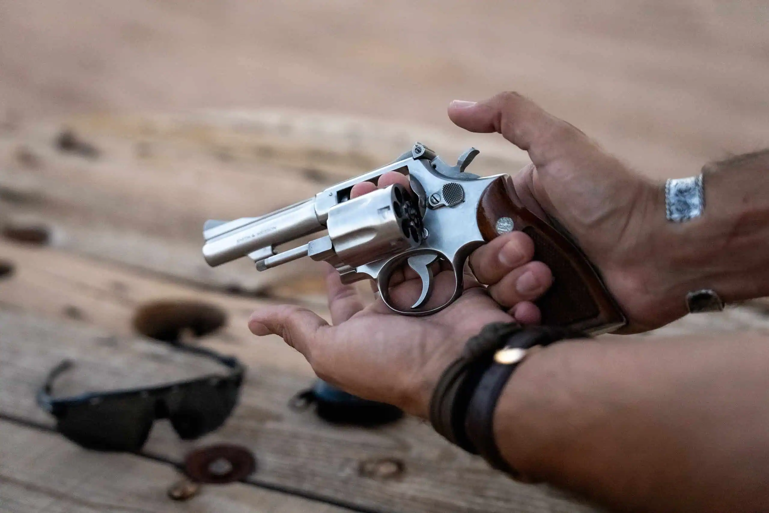 Opening cylinder latch on revolver